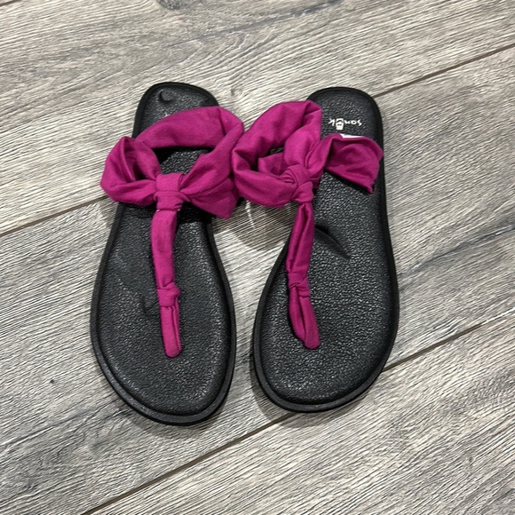 • Sanuk Yoga • Women’s Sling Ella Sandals Black and Purple 7 Slip On - Picture 2 of 3